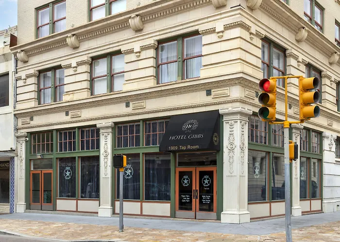 Hotel Gibbs Downtown Riverwalk